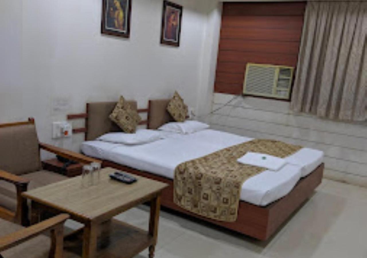 Hotel Mayur Restaurant Chandrapur Екстериор снимка
