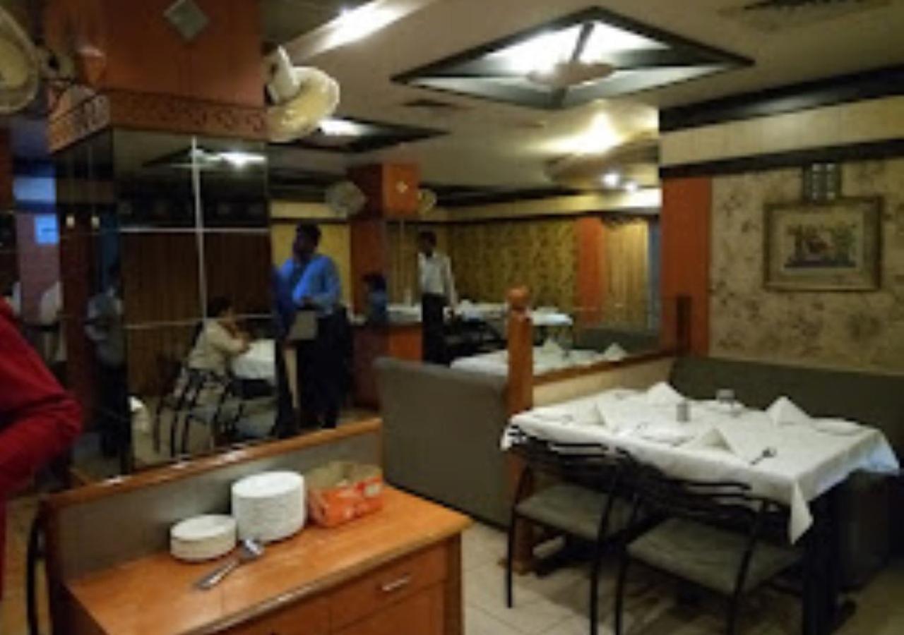 Hotel Mayur Restaurant Chandrapur Екстериор снимка