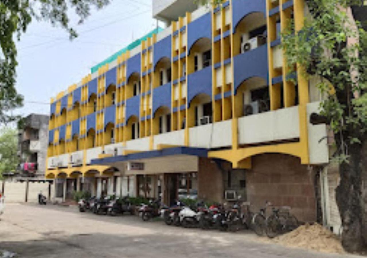 Hotel Mayur Restaurant Chandrapur Екстериор снимка